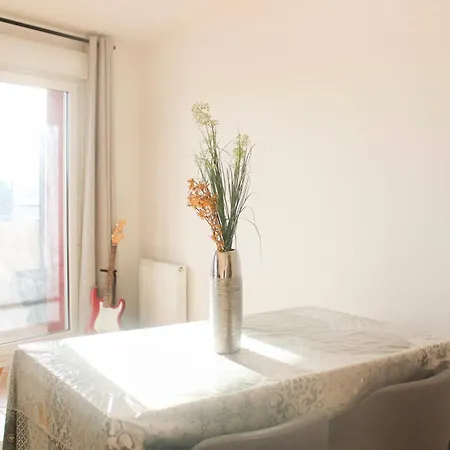 3-rooms With Wifi And Balcony Apartment
